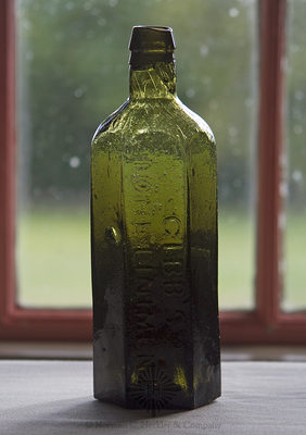 "Gibb's / Bone Liniment" Medicine Bottle, AAM pg. 188