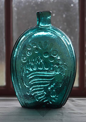 Cornucopia - Urn Pictorial Flask, GIII-17