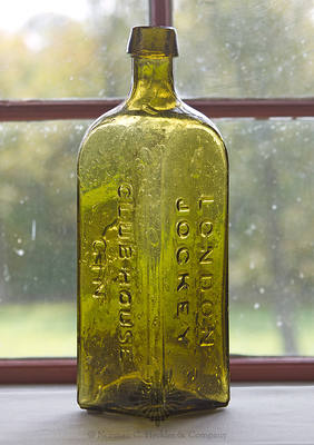 "London / Jockey / Club House / Gin / (Horse And Rider)" Bottle, Similar to H # 1677, color plate XIV