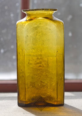 "A. Delpit / No 16 / St Louis St / New Orleans" Snuff Bottle, Similar in form and construction to McK plate 227, #5