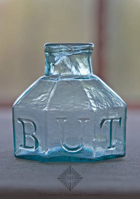 "Butler" Ink Bottle, Similar to C #519