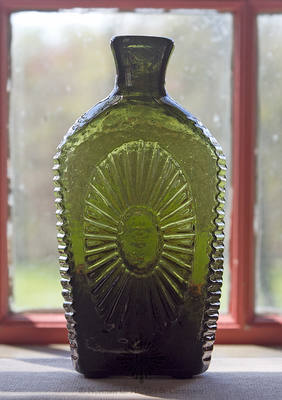 "Keen" - "P & W" Sunburst Flask, Probably GVIII-9