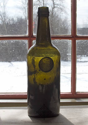 "Tabac / De / I. Delpit / Nouvelle / Orleans" Applied Seal Bottle