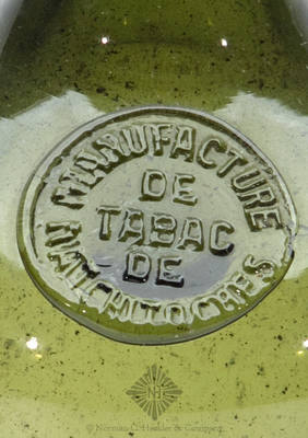 "Manufacture / De / Tabac / De / Natchitoches" Applied Seal Bottle