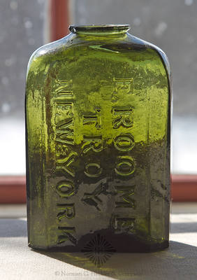 "E. Roome / Troy / New-York" Snuff Bottle, Similar in form and construction to MW plate 75, #15