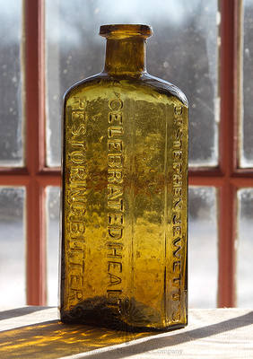 "Dr. Stephen Jewett's / Celebrated Health / Restoring Bitters / Rindge, N.H." Bitters Bottle, R/H #J-37